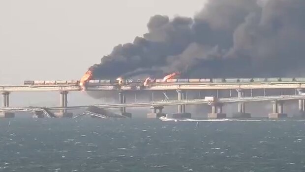 Пожар на Крымском мосту. Фото: скриншот Telegram-видео