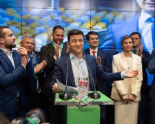 Новый "референдум" Зеленского: каждый может убрать из его партии ненужные лица. Достаточно телефона