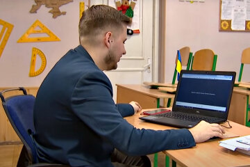 Дистанційне навчання. Фото: скріншот YouTube-відео.