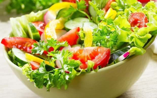 ТОП-6 полезных растительных масел для заправки салатов