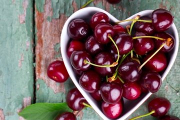 Почему нужно кушать именно темную черешню: чистит печень и помогает похудеть