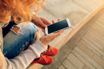 Девочка с телефоном, фото: doctor.rambler.ru