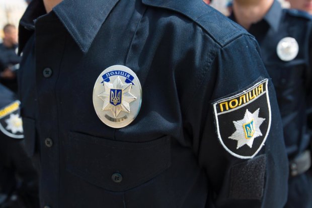 Под Киевом злоумышленник укусил патрульного