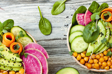 Телеведущий в прямом эфире назвал вегетарианские бургеры происками сатаны