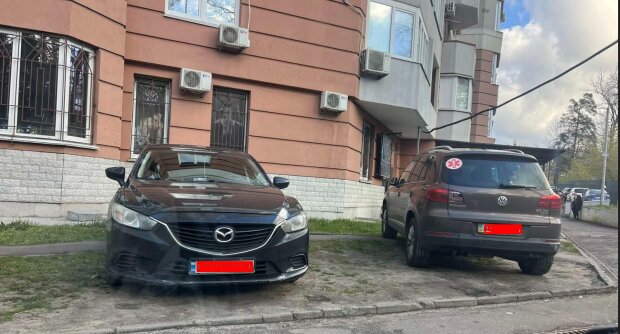 Паркуетесь возле дома — готовьте деньги: новые проверки и штрафы от 1600 грн уже летят водителям