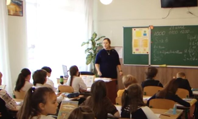 Урок в школе. Фото: скриншот YouTube-видео