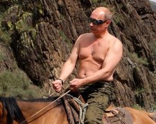 Свой День рождения Путин отмечает с мужиком в горах: появились фото и видео