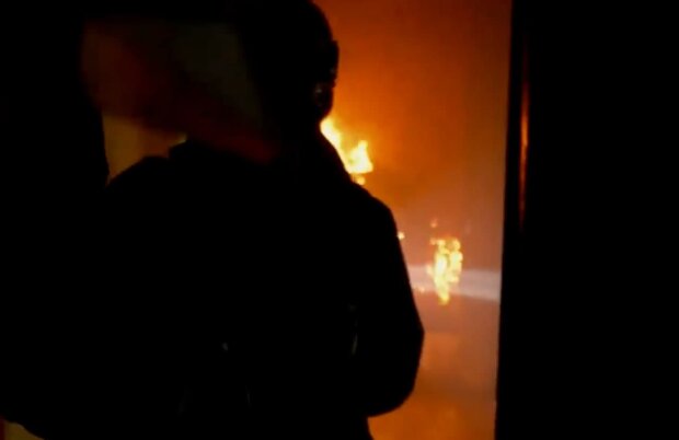 Спасатели ликвидировали пожар в мотеле. Фото: скриншот Youtube-видео