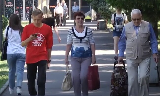 Люди. Фото: скріншот YouTube-відео