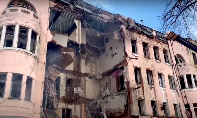 Будинок після обстрілу росіян. Фото: YouTube, скрін