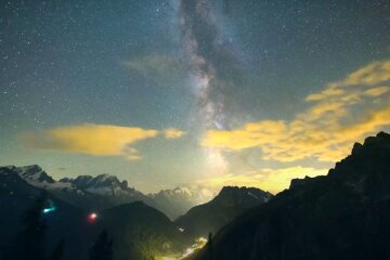 Зоряне небо. Фото: YouTube, скрін