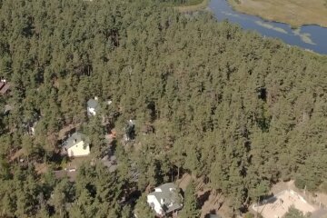 Розслідування БігусІнфо: хто розкупив відомчу базу у Конча-Заспі, до чого тут прокурори, комуністи, екс-митники