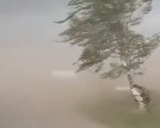 Пылевая буря на Харьковщине. Фото: скриншот YouTube