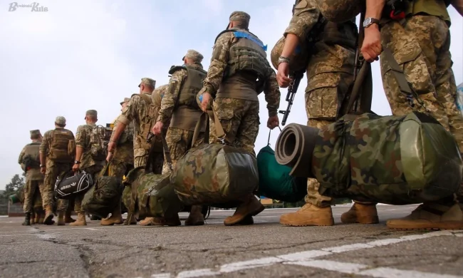 Жінка проходить військово-лікарську комісію у ТЦК. Ілюстративне фото