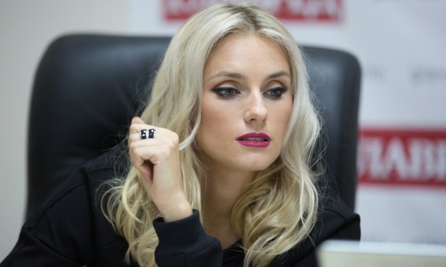 Федишин очаровала зажигательным фото из примерочной: ничего не скрыла