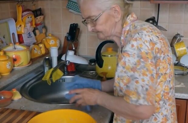 Пенсионеры в Украине. Фото: скриншот youtube