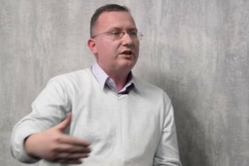 Больше не будем собирать с бедных по нитке на новый особняк коррупционеру, - Алексей Кущ