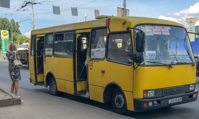 В киевских маршрутках уже страшно ездить: пассажиров теряют в дороге, подробности