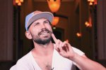 Экс-ведущий "Орла и решки" Андрей Бедняков показал пятую точку в стиле Ким Кардашьян. Фото