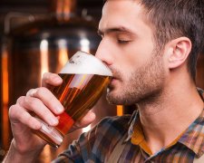Холодное пиво в жару: медики рассказали о пользе и о вреде