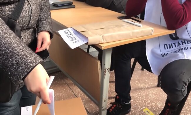 Опрос Владимира Зеленского. Фото: Youtube