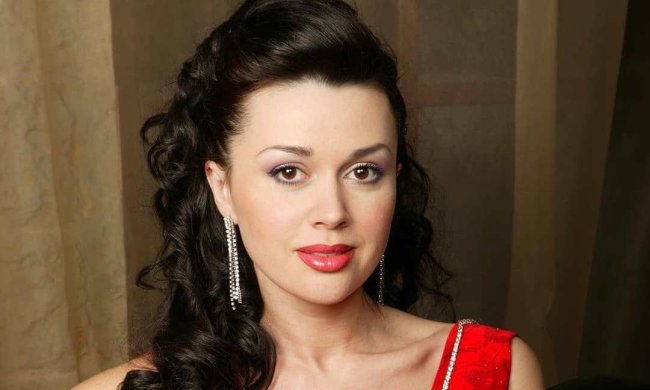 Анастасия Заворотнюк