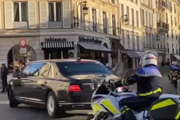 Киев полностью парализован: шикарный кортеж президента поразил украинцев