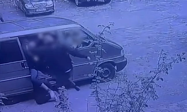 Двое полицейских избили парня у ТЦК - теперь им грозит 8 лет тюрьмы