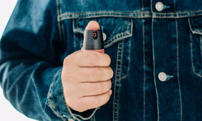 Кабмін змінив правила придбання та використання газової зброї. Фото: з відкритих джерел