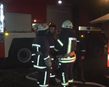 Спасатели ликвидировали возгорание фур. Фото: скриншот YouTube-видео