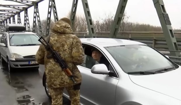 Украинцев перестанут выпускать в РФ без загранпаспорта. Фото: YouTube