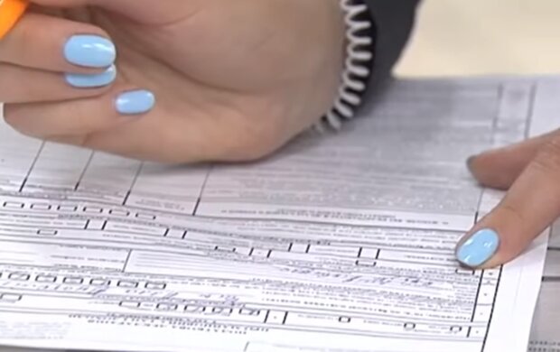 Податкова декларація. Фото: скріншот YouTube-відео