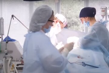 Украинские медики. Фото: скриншот YouTube