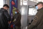 Контроль у аеропорті. Фото: скріншот Yutube