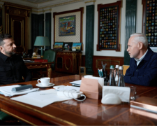 Мэр Харькова Игорь Терехов и президент Владимир Зеленский во время встречи, посвященной стратегическим задачам развития Украины
