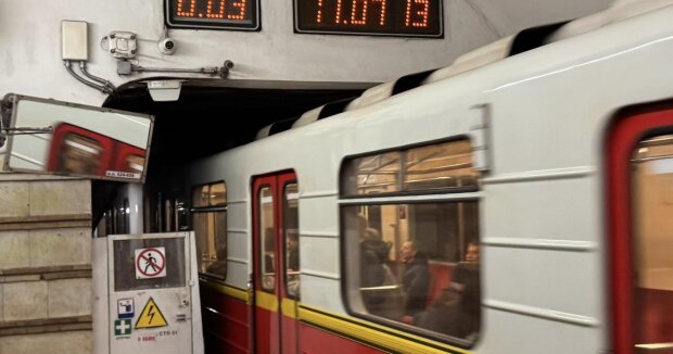 Общественный транспорт Киева, люди в автобусе