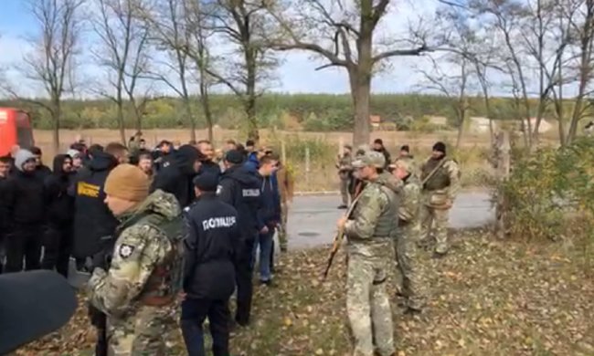 Разведение войск на Донбассе: боевики пустили белый дым, а на нашем блокпосту серьезная стычка