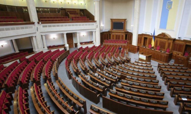 Места для целовашек: украинцы шутят о расстановке новых депутатов в Раде