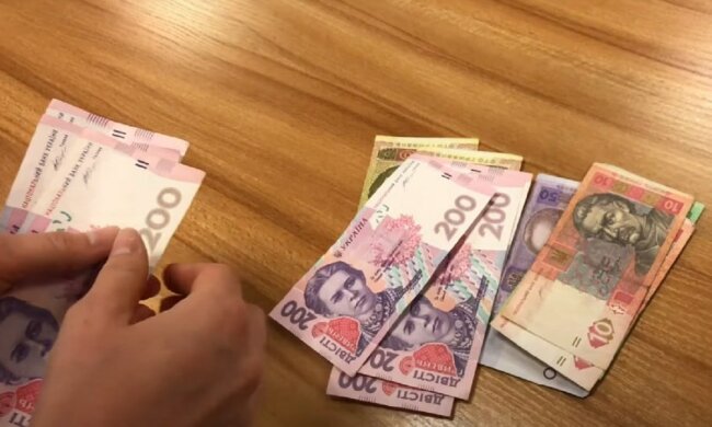 Квітневий перерахунок пенсій: у ПФУ розповіли, хто, коли і на скільки більше отримає