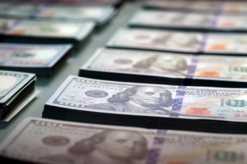 Курс валют в Украине снова "скачет". Фото: YouTube