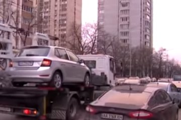 Эвакуатор, фото: Скриншот YouTube