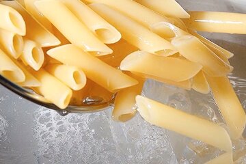 Макарони. Фото: скріншот YouTube