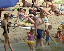 Полно людей на пляже, ночные клубы забиты: что думают киевляне о своей безопасности