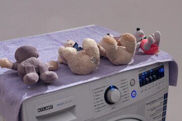 Стирка детских игрушек. Фото: YouTube