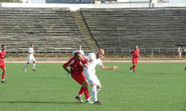 Вот это номер! Видео: фаны винницкой «Нивы» избили судью после пенальти