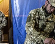 Маломуж рассказал, почему военные не поддержали Порошенко на выборах