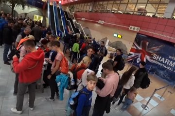 Украинцы не могут вернуться домой. Фото: youtube