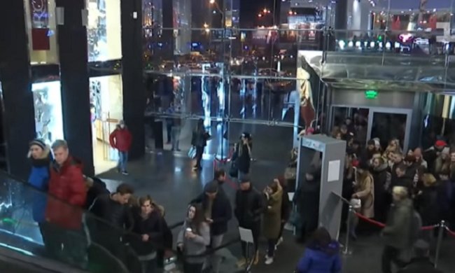 Торговые сети ожидают всплеск продаж после карантина. Фото: скриншот YouTube