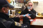 Перевірка документів про вакцинацію. Фото: скріншот YouTube-відео