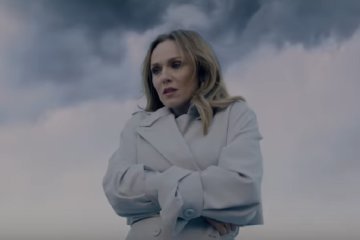 Альбина Джанабаева. Кадр из клипа "День и ночь"